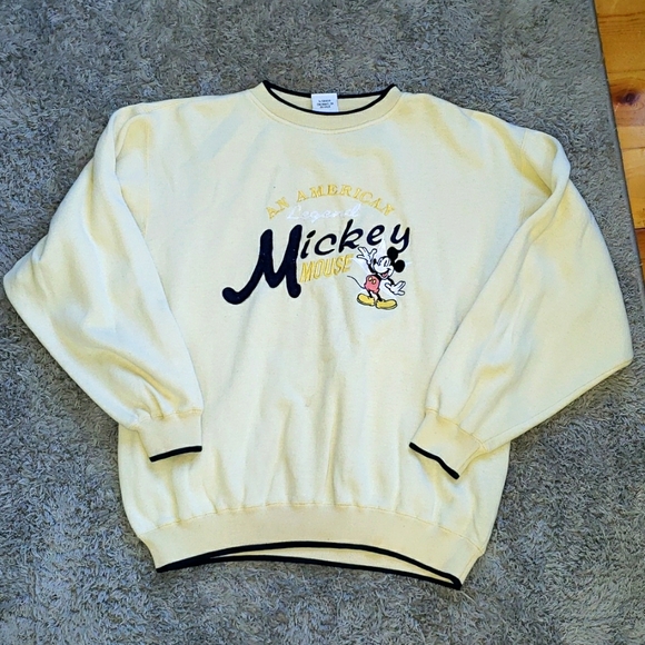 Mickey & co Tops - VTG MICKEY PULLOVER CREW SWEATSHIRT
